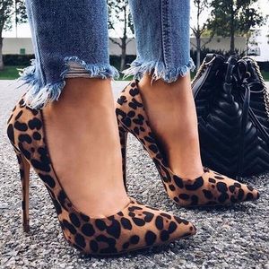 🔥 Leopard stiletto heels. 🔥